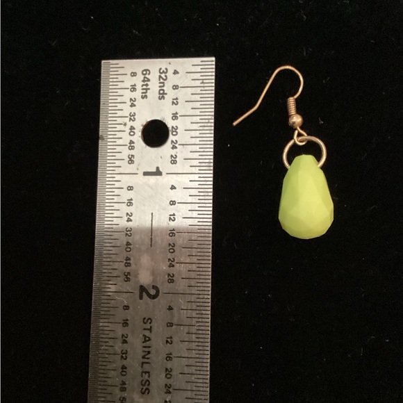 Pretty Gold Mesh Necklace with Chartreuse Beads & Matching Earrings Set - Picture 6 of 8